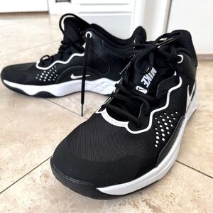 Nike NWT Men's Black Athletic Shoes Size 10.5